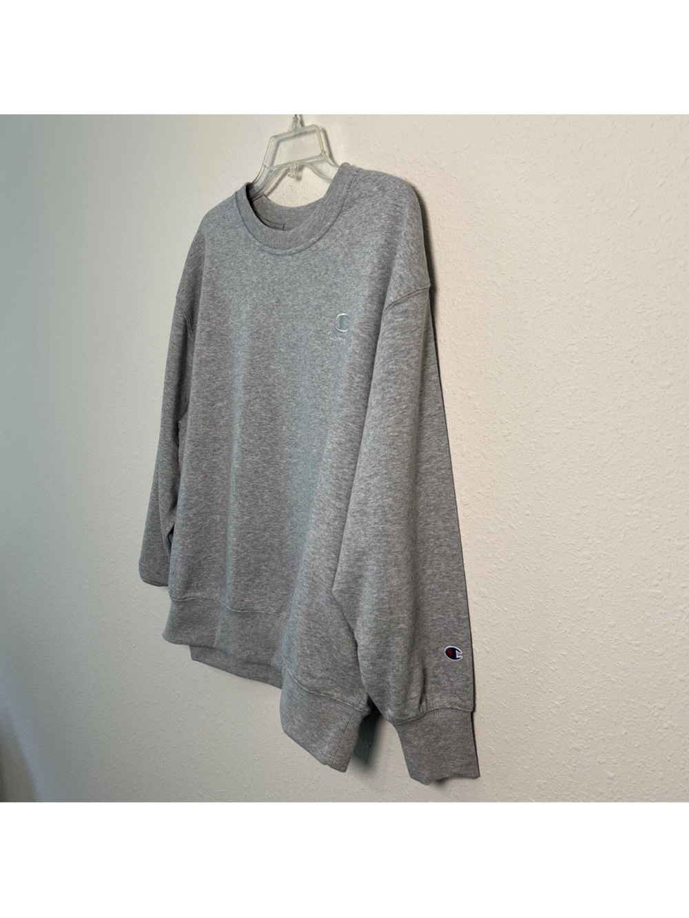 Champion Gray Fleece Crewneck Sweatshirt NWOT Men’s Size Large Relaxed Fit Soft - Picture 4 of 11